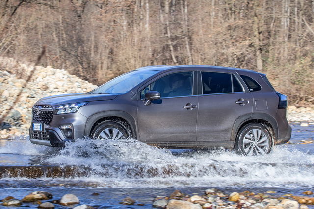 Interni Suzuki S-Cross Hybrid Milano